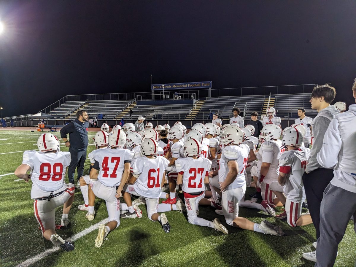 27-12, Hornets: Football brings home a win