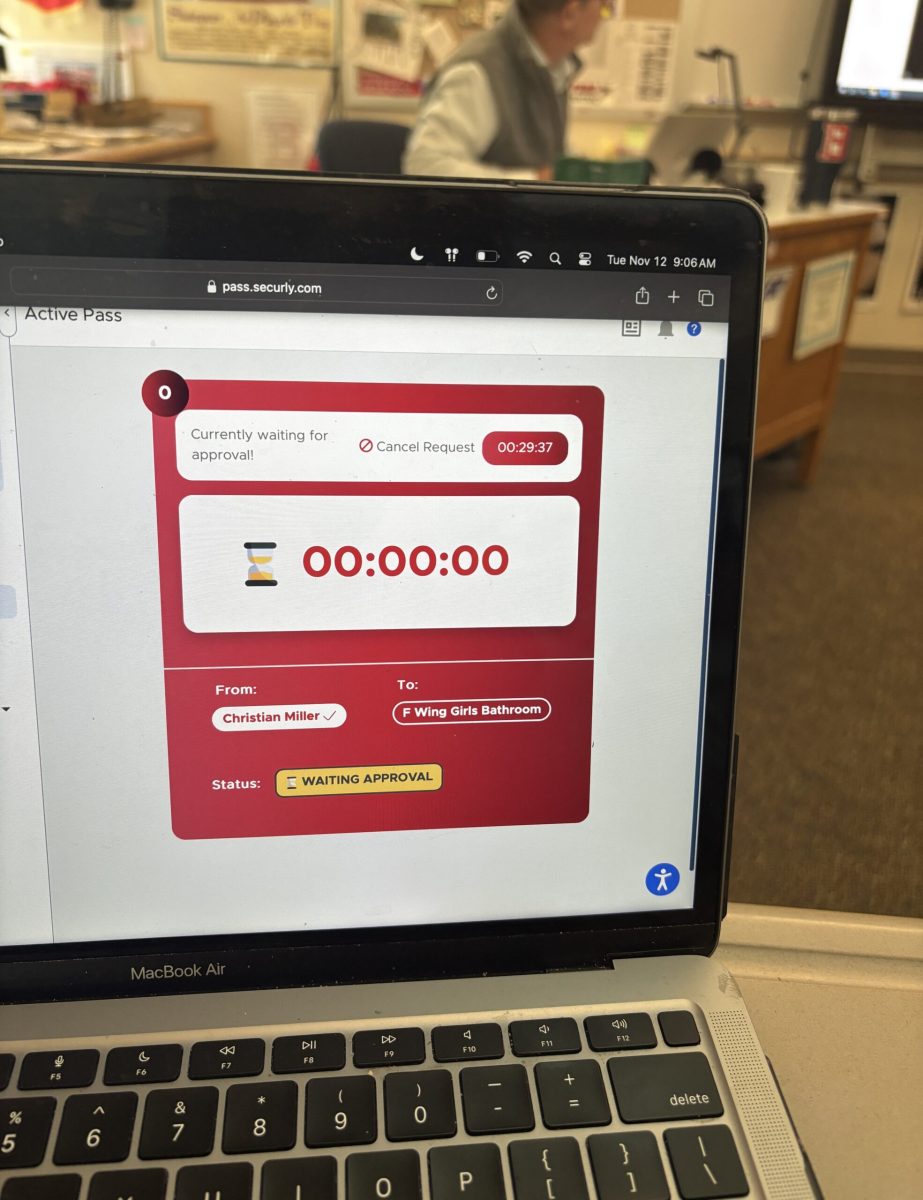 BHS Adjusting to New E-Hall Pass System